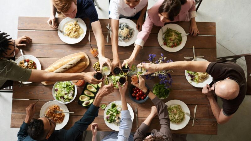 Alimentația și starea de bine – interviu cu Mihaela Acasandrei, nutriționist-dietetician